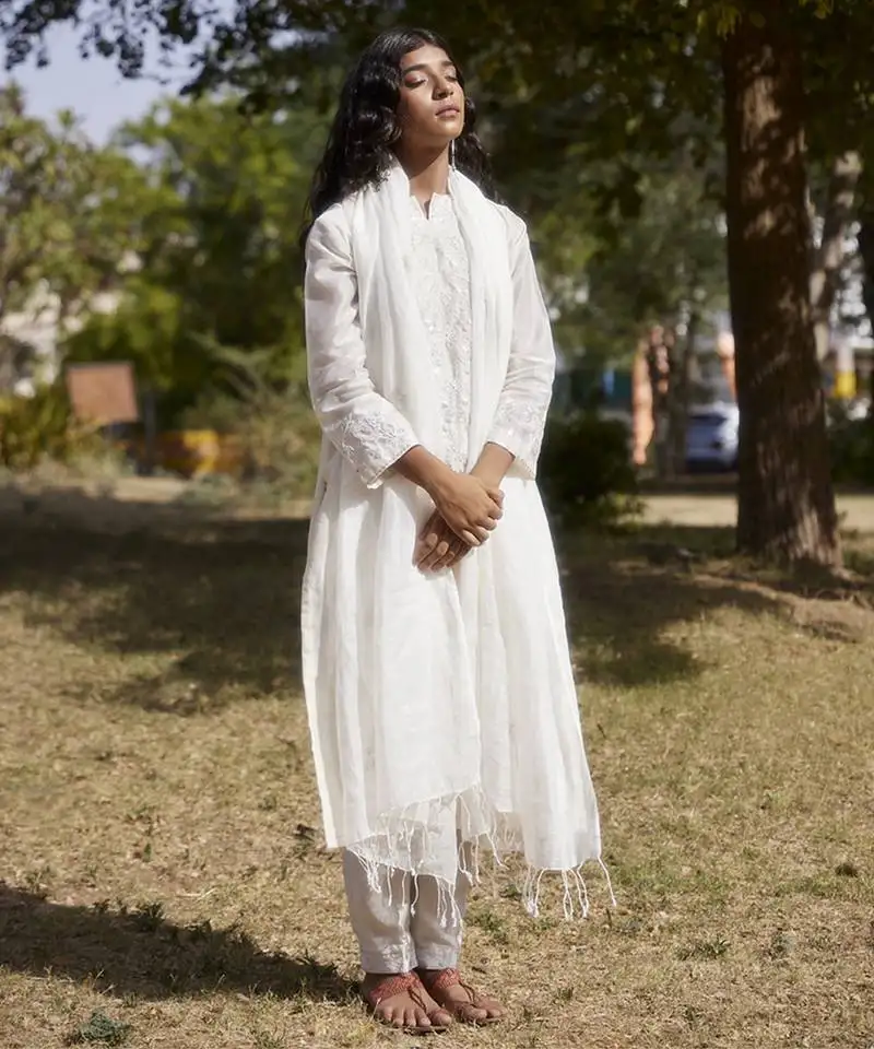 White chanderi embroidered kurta set
