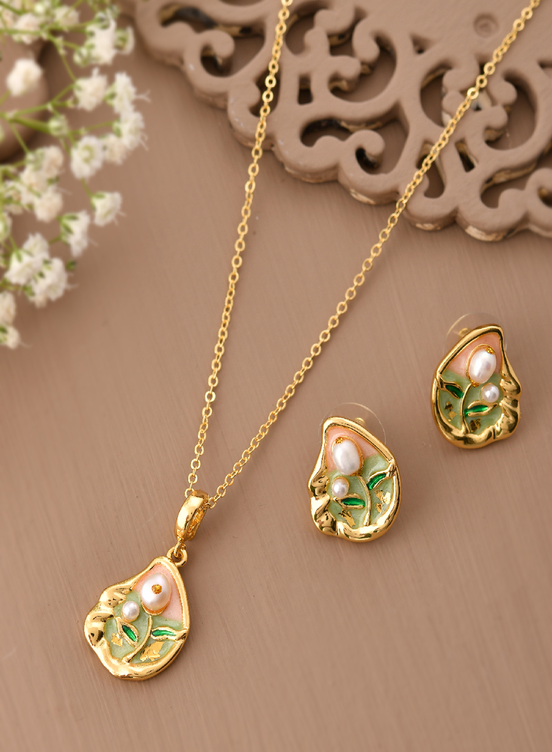 Vintage-inspired gold & pearl jewelry set gift for rakhi