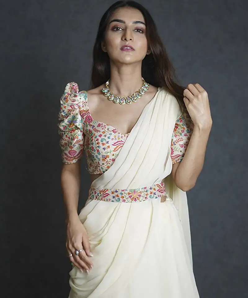 White georgette plain saree with printed blouse