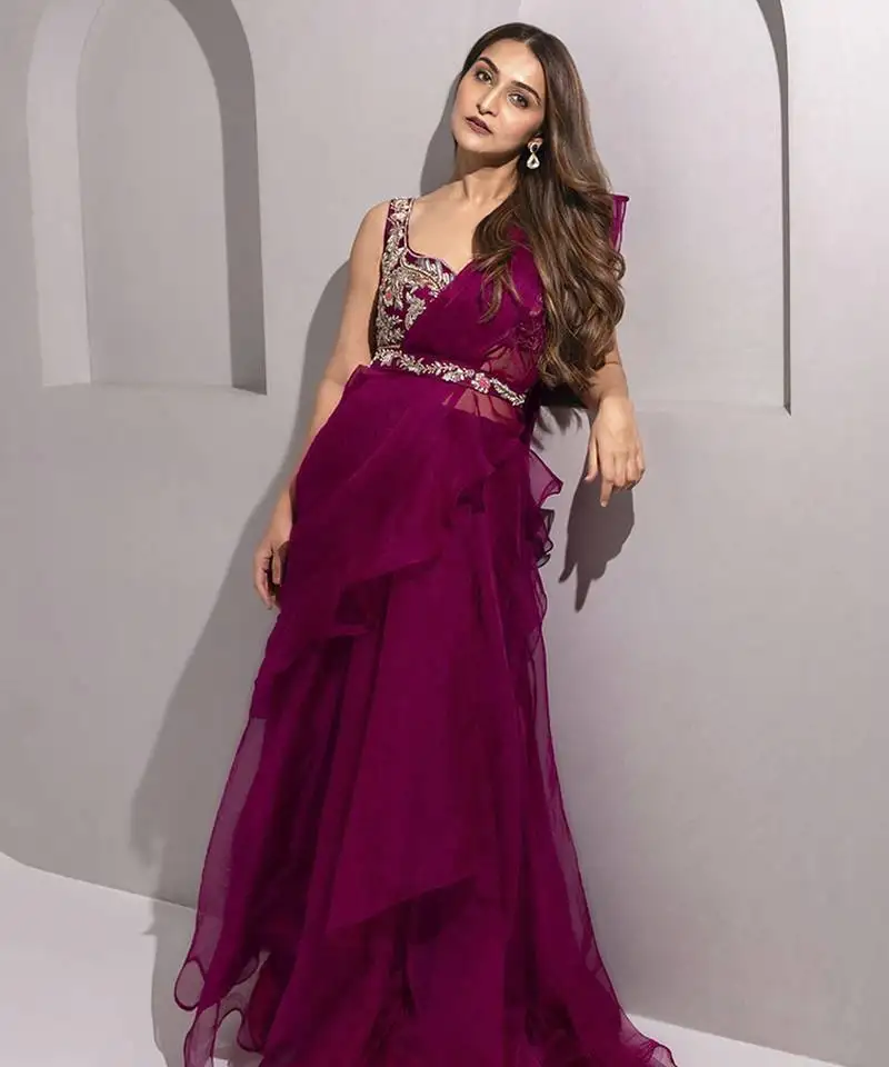 Wine organza plain saree with embroidered blouse & belt