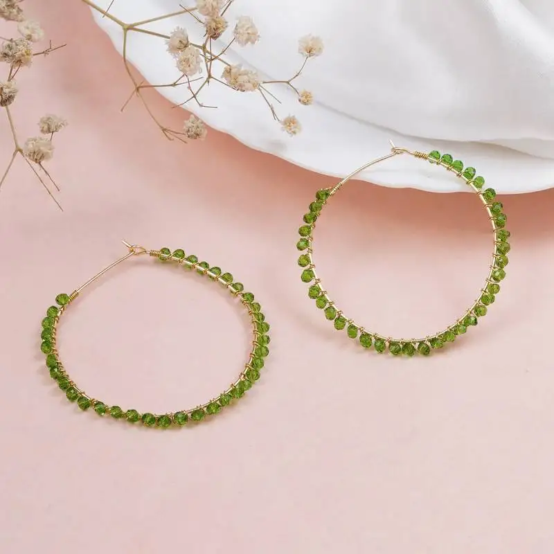 Beaded hoop earrings ( green )