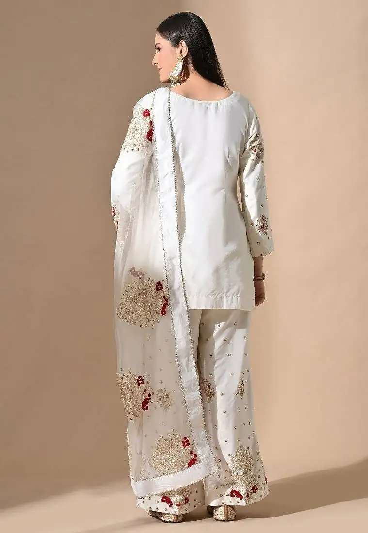 Cream silk kurta set with zardozi & pearl work