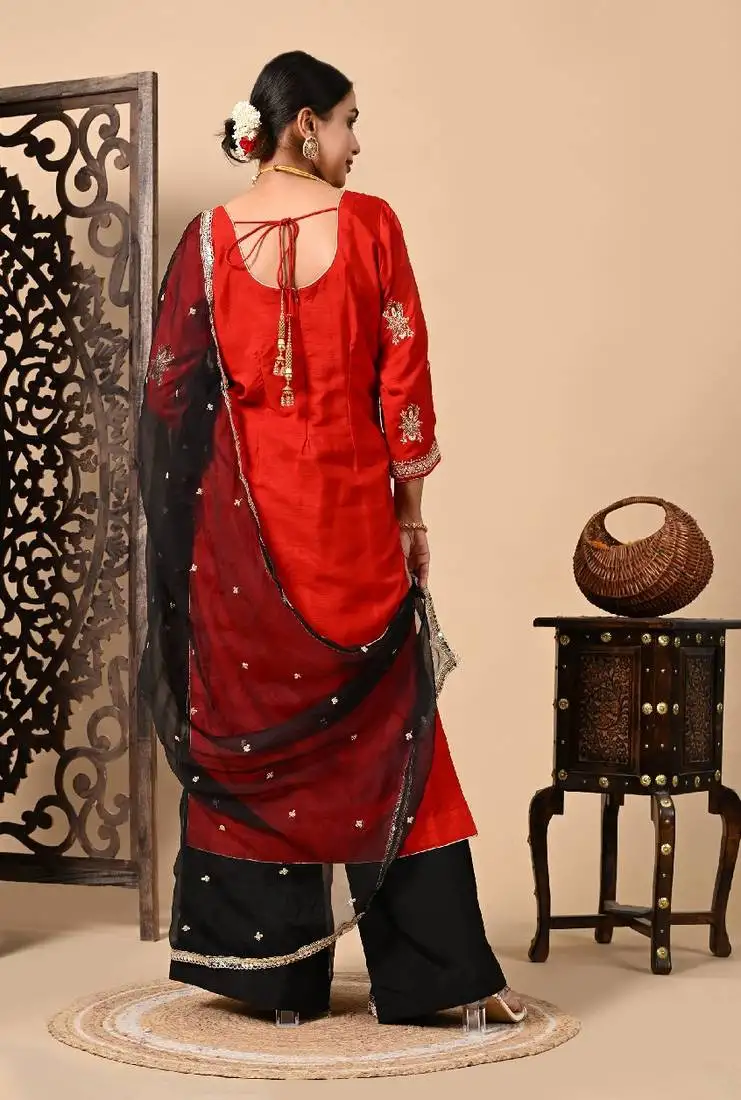 Red kurta set with exceptional zardozi dabka and sequins work