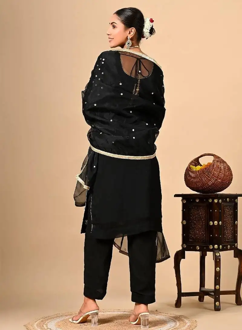 Black kurta set with astonishing gotta dabka thread and zardozi work