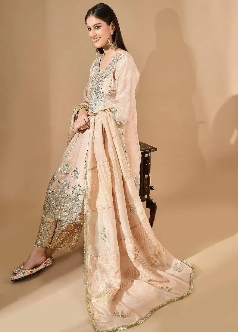 Peach kurta set with gotta mirror & zardozi work