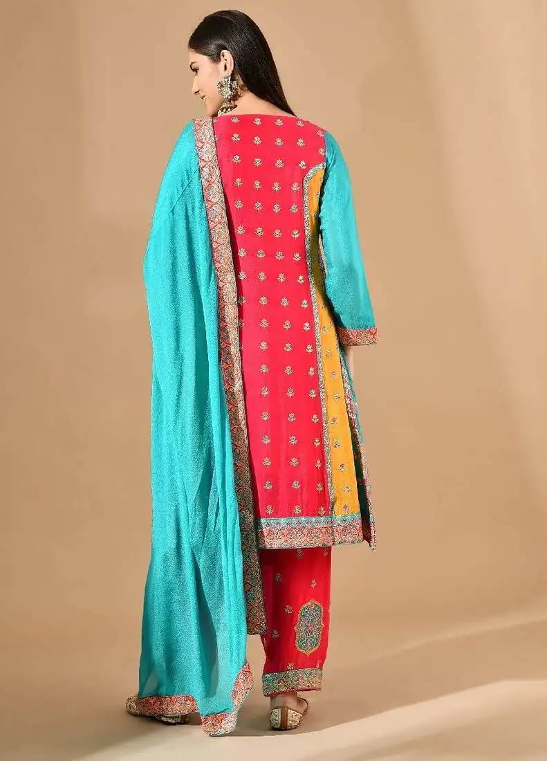 Pink chinon kurta set with zardozi & sequin embroidery