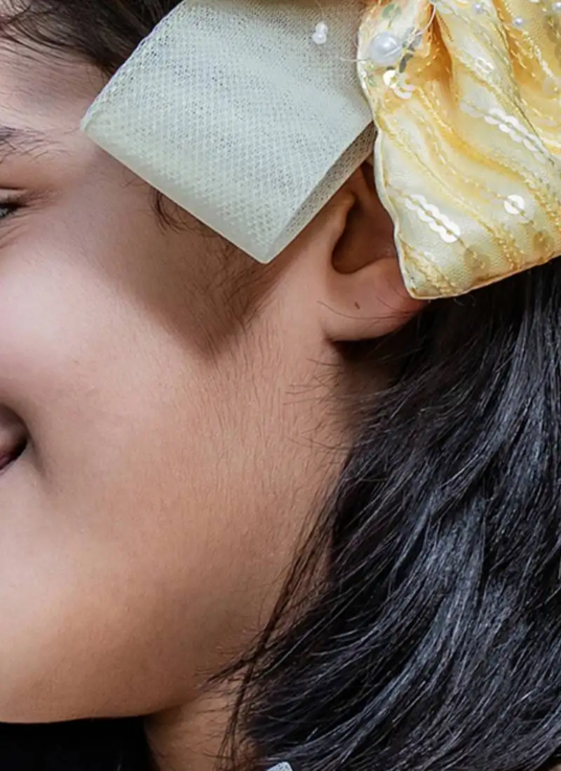 Yellow plain net fascinator