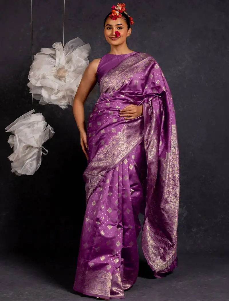 Dusty purple silk blend woven design golden zari border saree with unstitched blouse piece