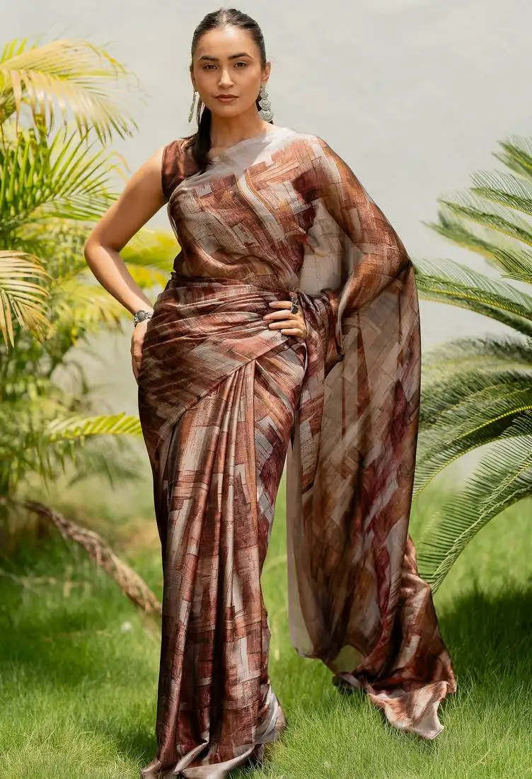 Dusty rust chiffon geometric printed saree with unstitched blouse piece