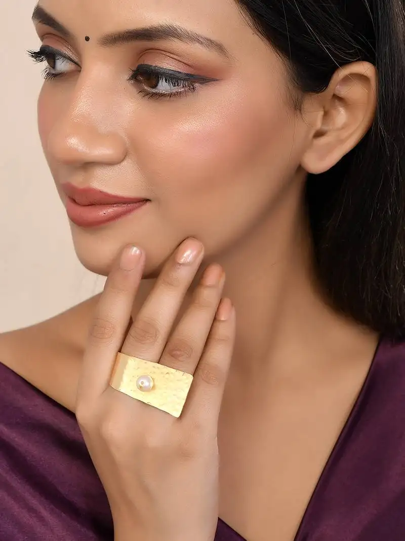 Gold plated finger ring for women