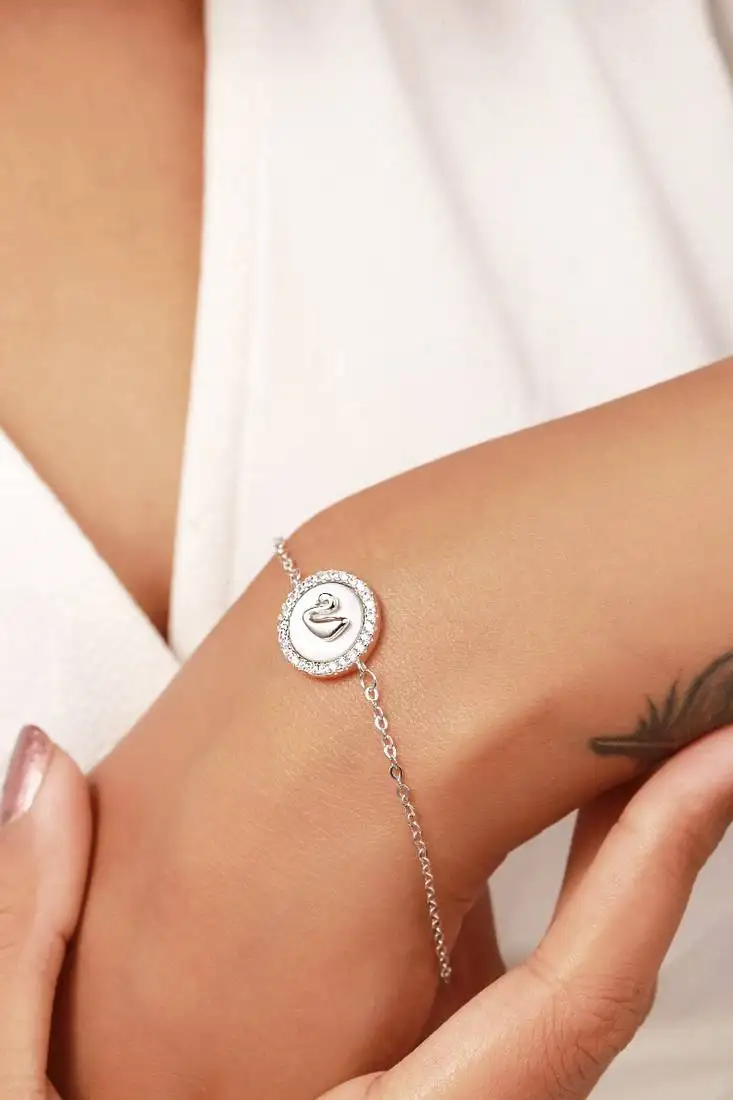 Silver dainty swan bracelet (mop)