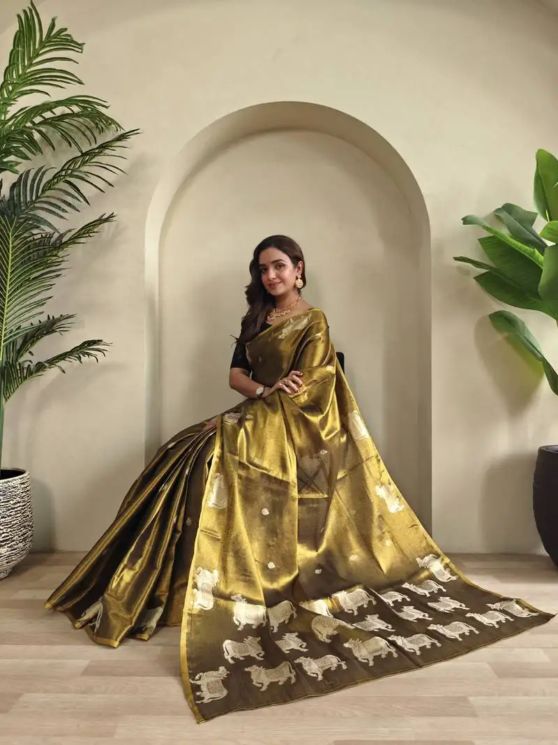 Green zari tissue weaving saree with all over pichwai pattern