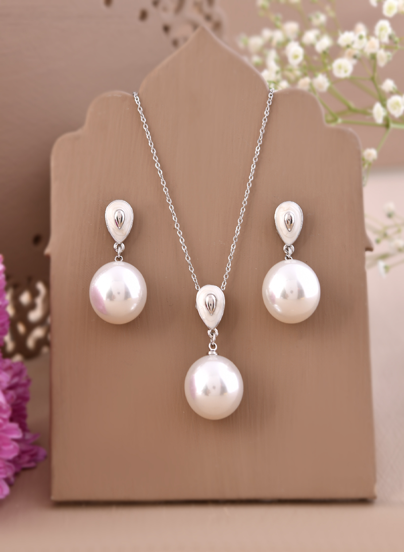 Timeless pearl grace set gift for rakhi