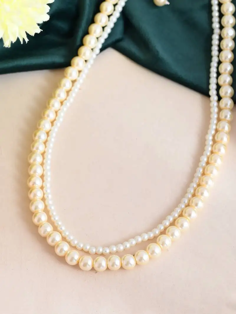 White pearl handcrafted necklace
