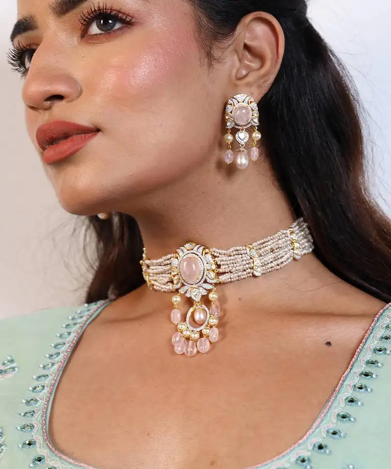 Multicolor choker set with yellow gold plating