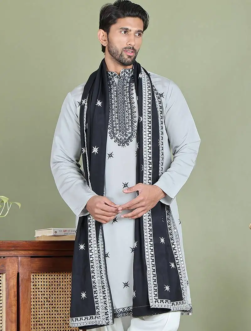 Embroidered silk blend kurta with white dupatta