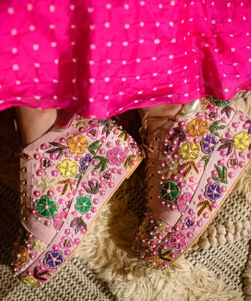 Multicolor woven synthetic leather shoes