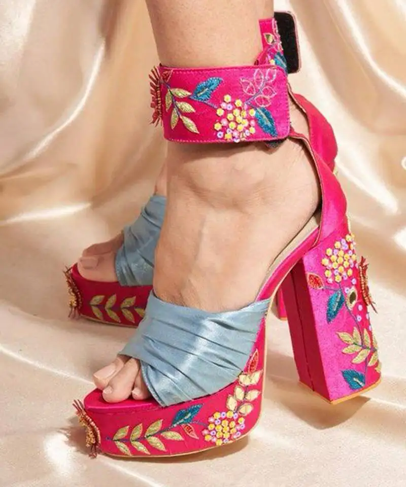 Multicolor woven leather heels