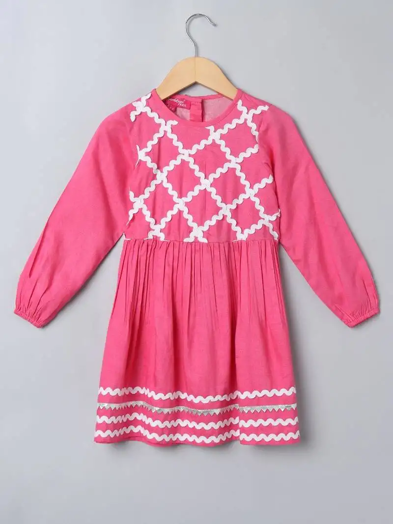 Pink 2 pcs suit for girls in rayon fabric with lacework