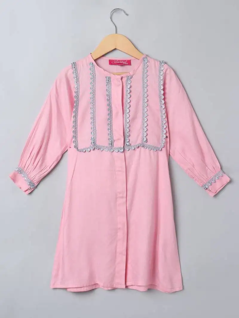 Pink two pcs suit for girls in rayon fabric with lacework