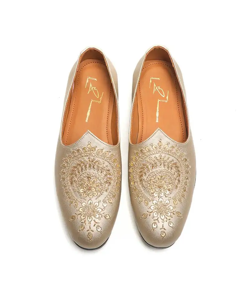 Light gold leather finish mojadi