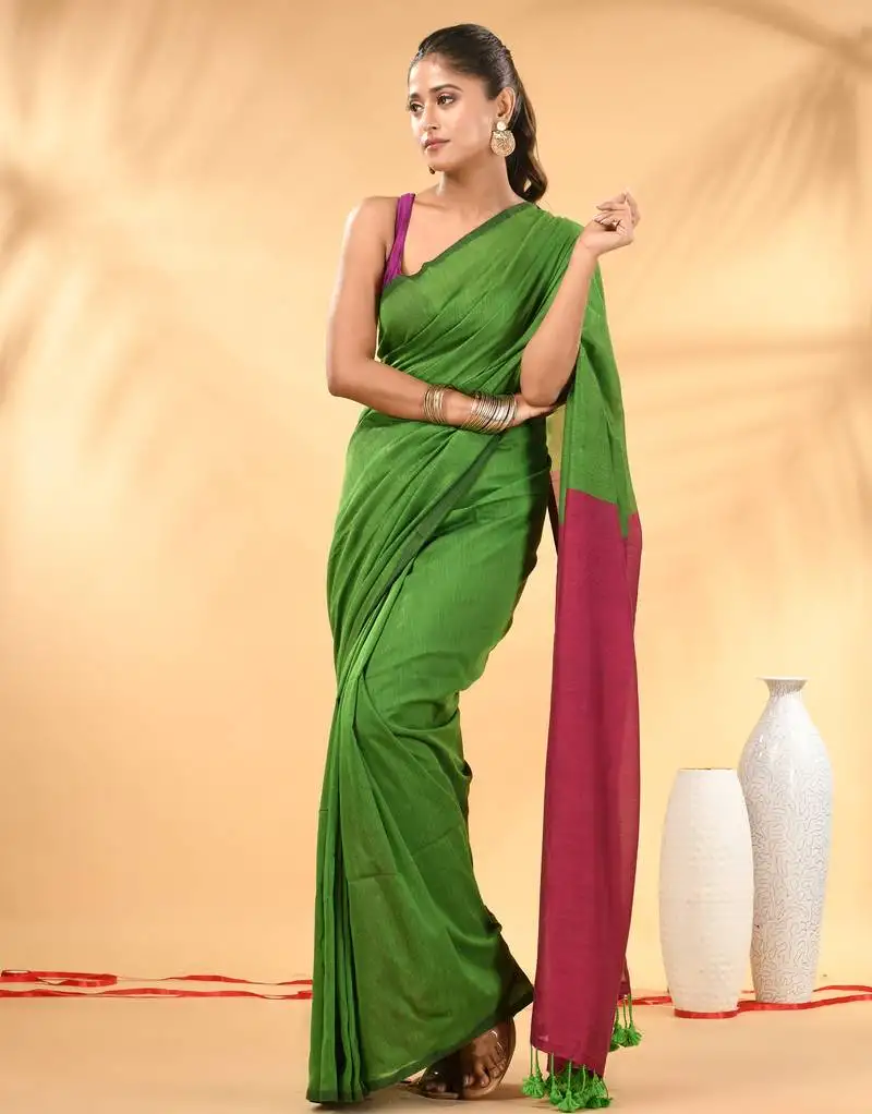 Green and magenta cotton handspun saree with tassel detailing