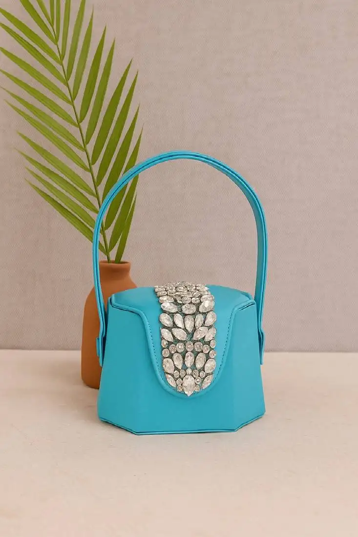 Elegant tourquoise crystal bucket bag