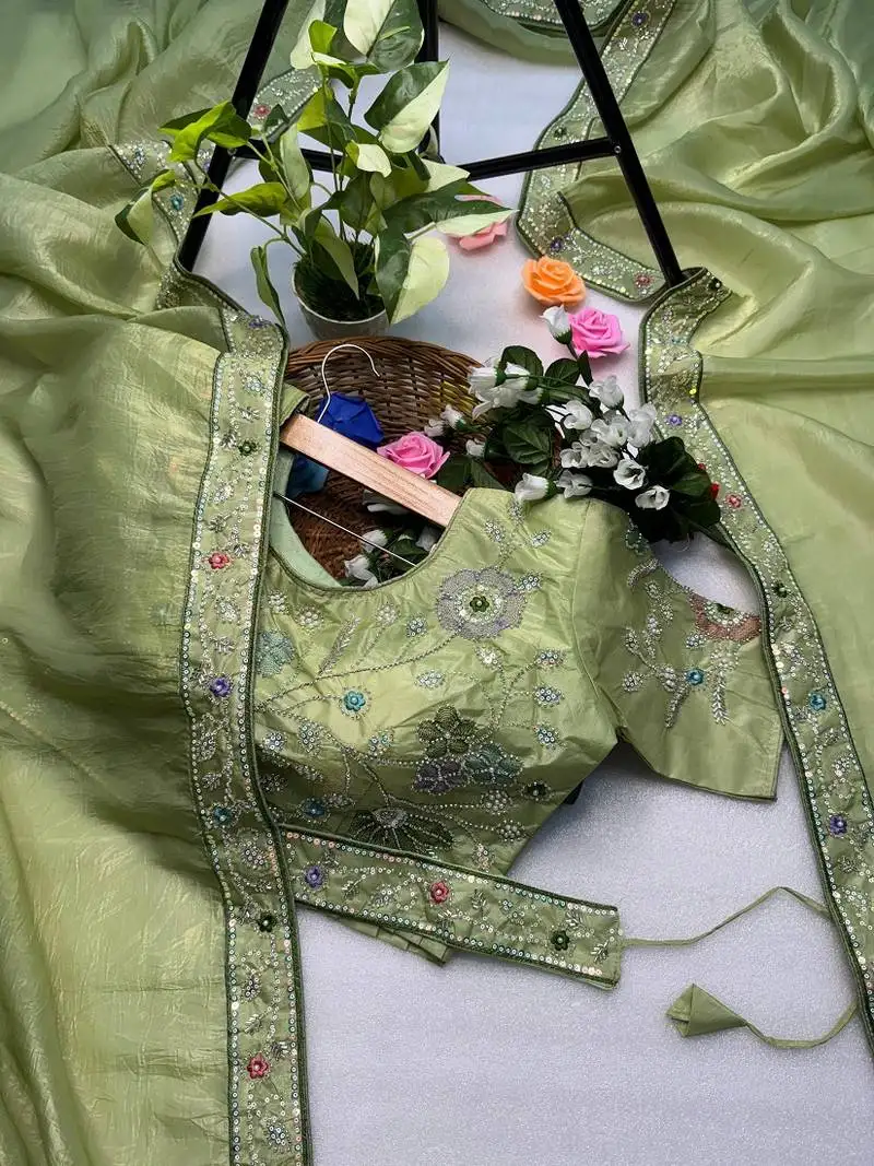 Perrot gold crunchy with thread and hand work saree with blouse