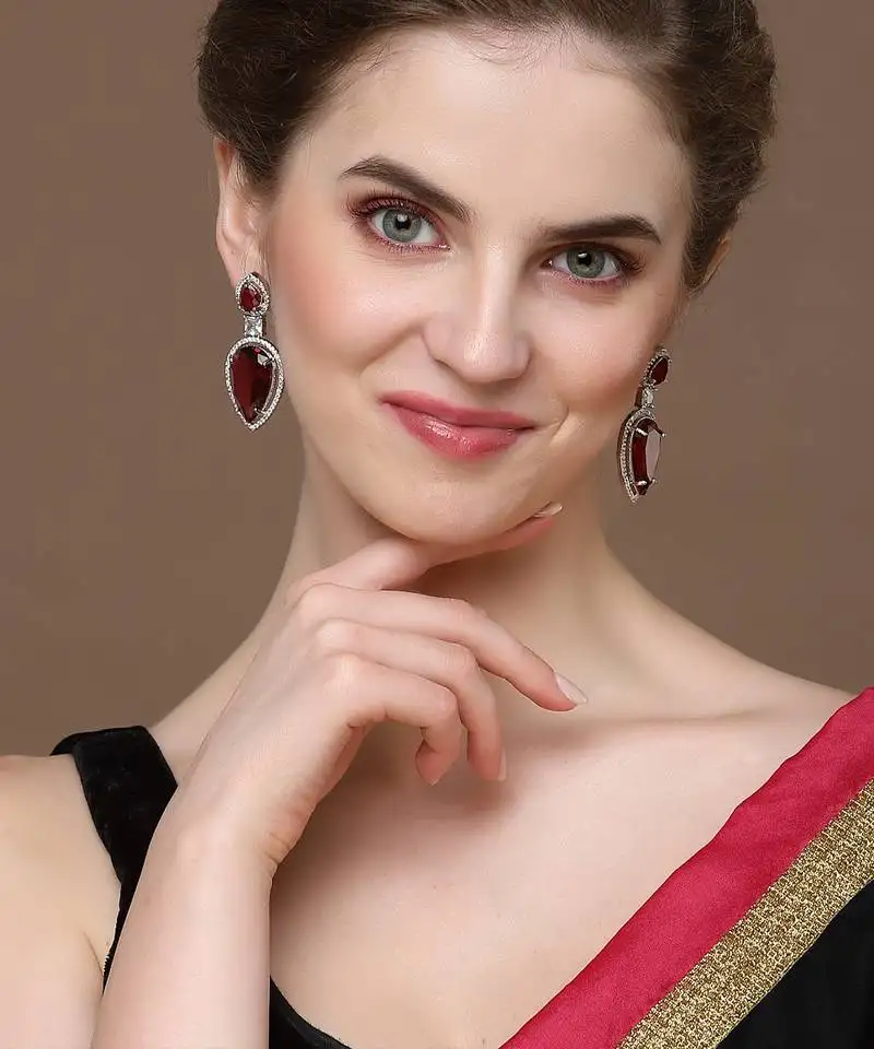 Roshni roshan drop earring