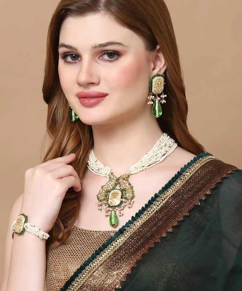 Silk necklace with earring jewellery set