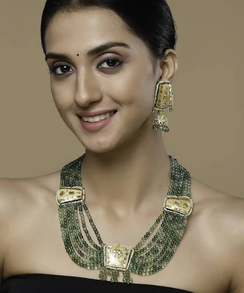 Pine haar with earrings jewellery set