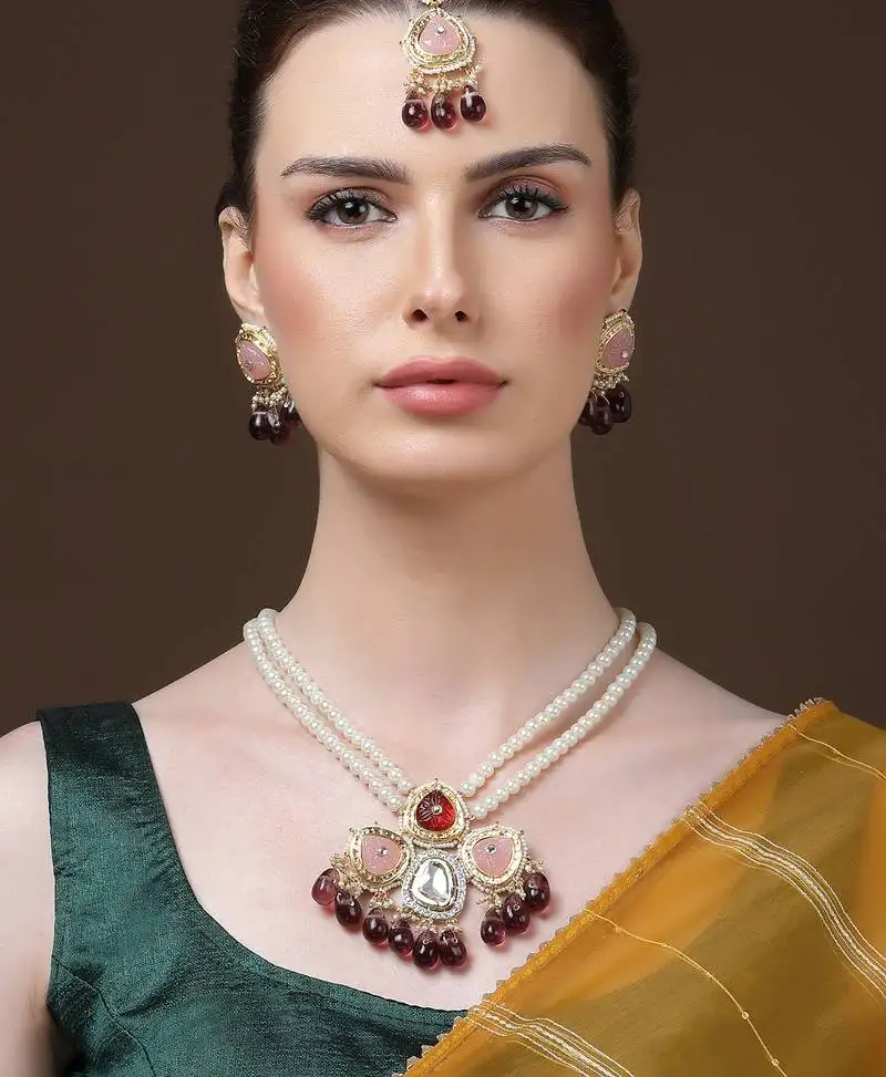 Bloodstone haar with earrings jewellery set