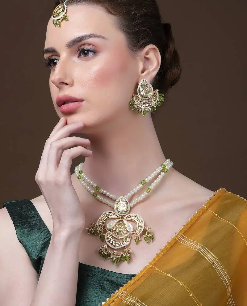 Pastel haar with earrings jewellery set