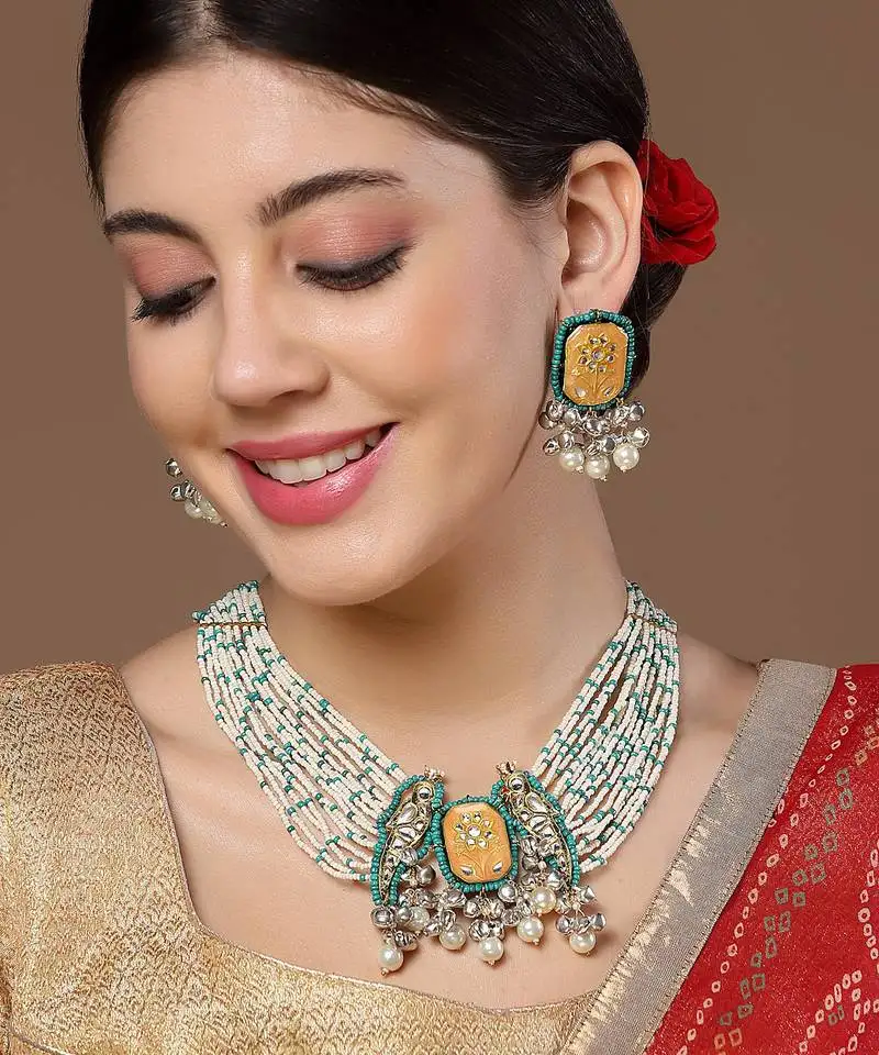 Pistachio haar with earrings jewellery set