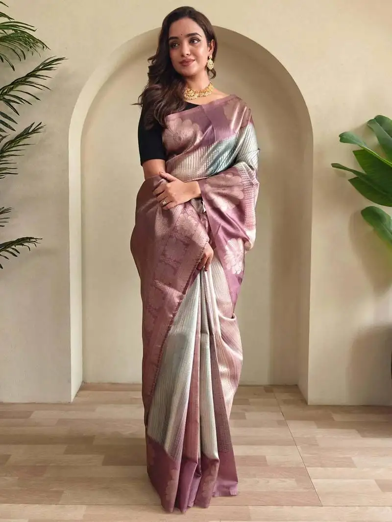Lilac zari weaving silk blend saree with blouse