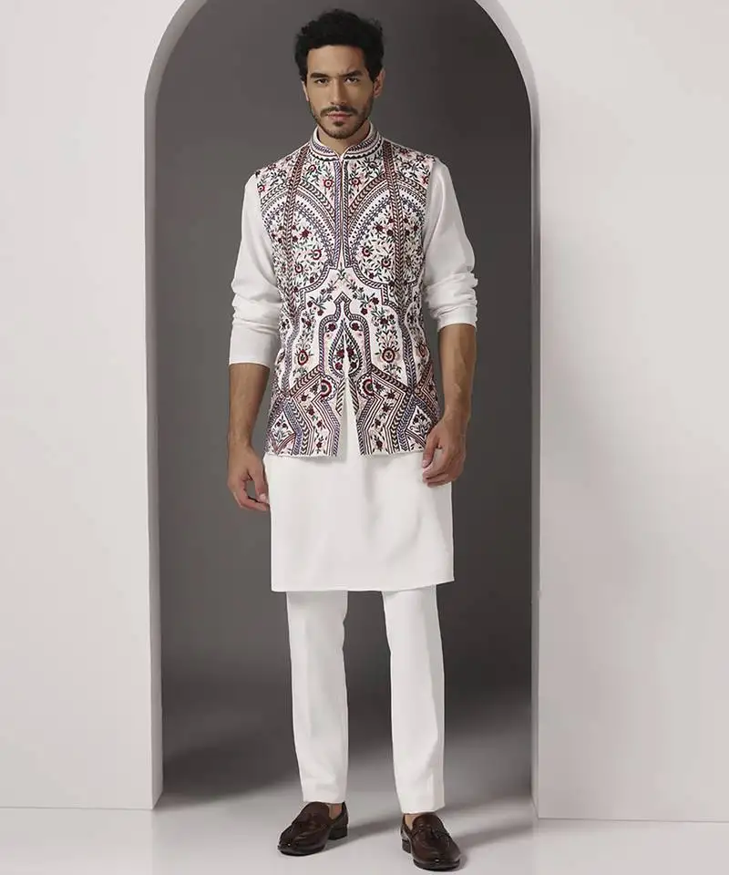 Ivory embroidered crepe kurta set with ivory embroidered jacket