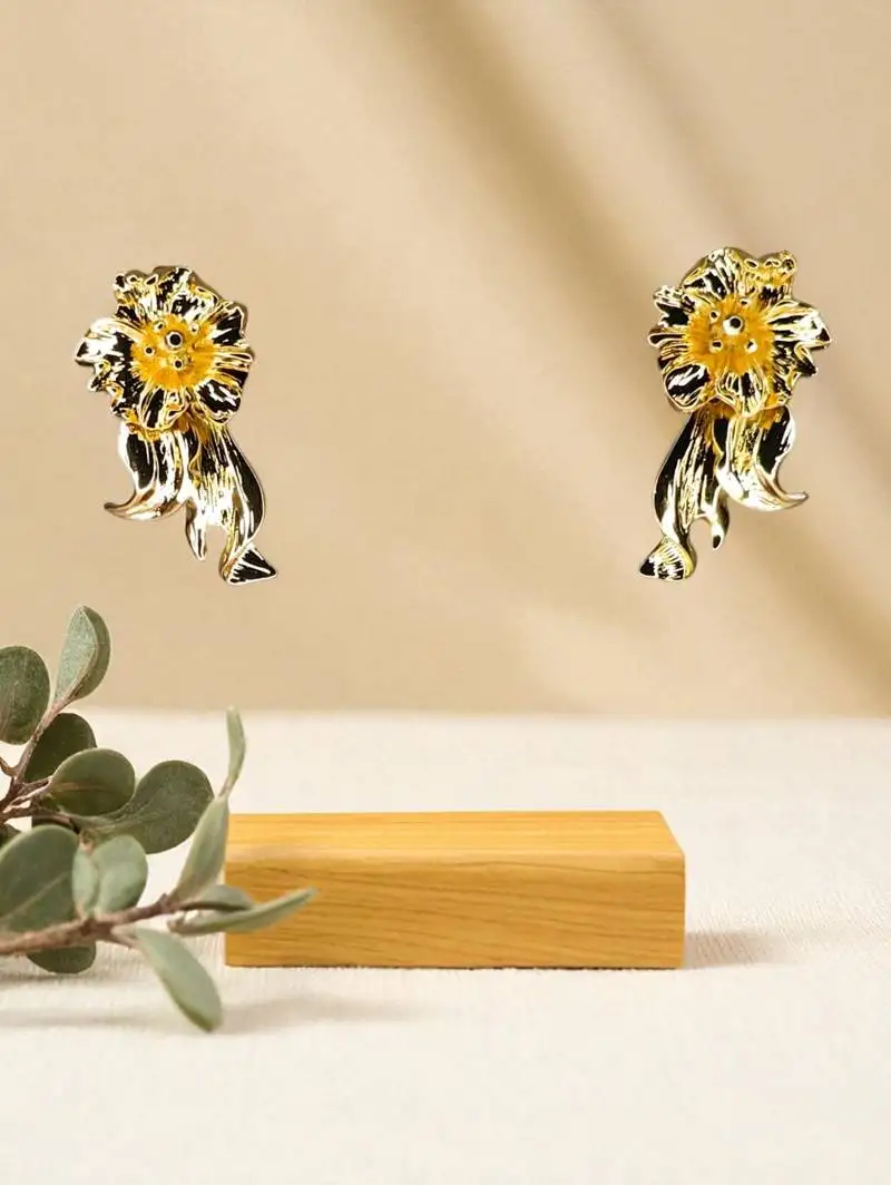 Golden glamour anti tarnish statement floral drape earrings