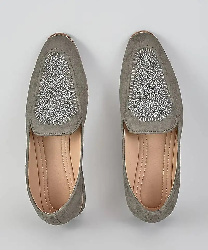 Grey woven leather mens juttis