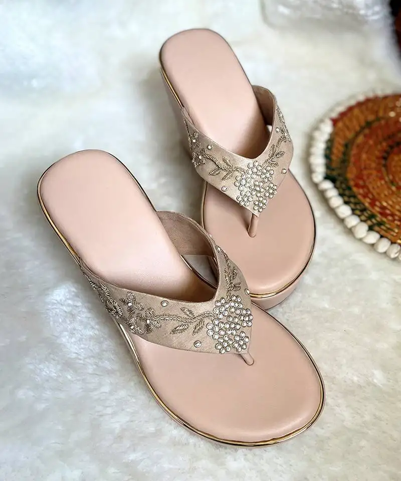 Beige woven leather wedges