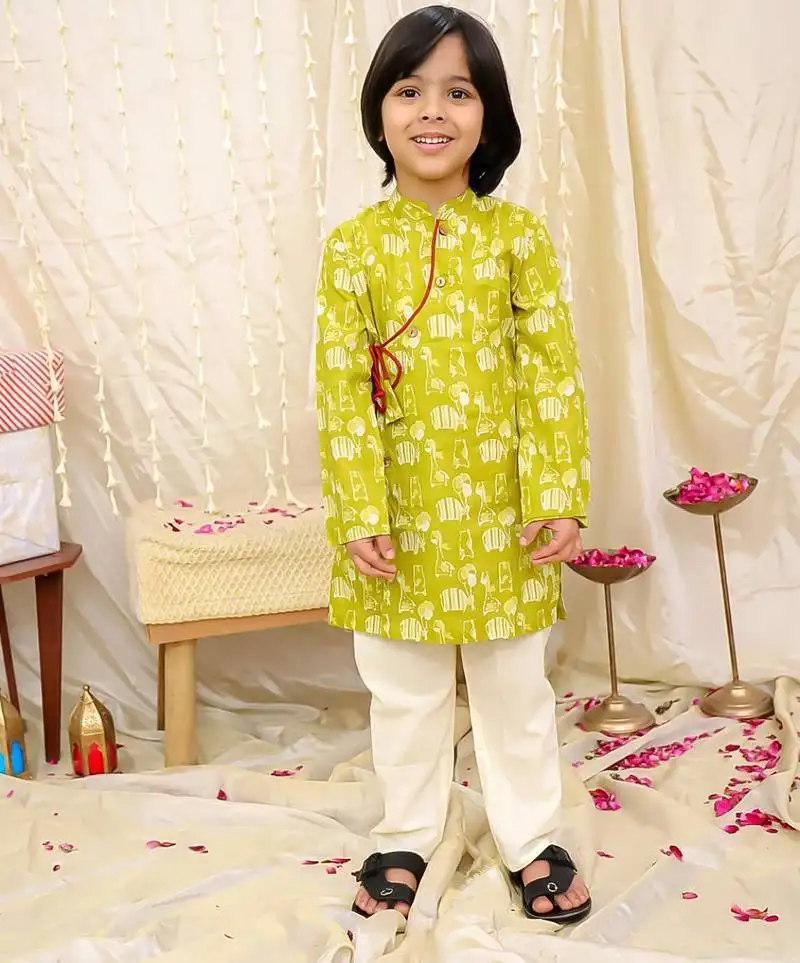 Green printed cotton jungle jam kurta pyjama set for boys