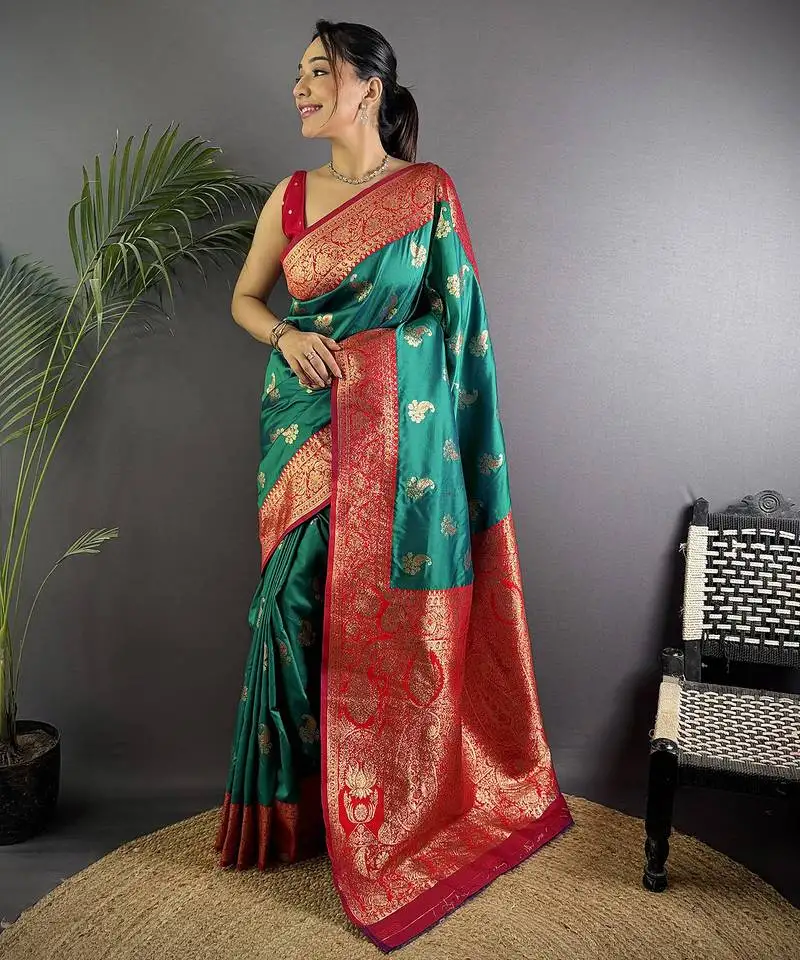 Green silk blend woven butta weaving banarasi saree with zari border