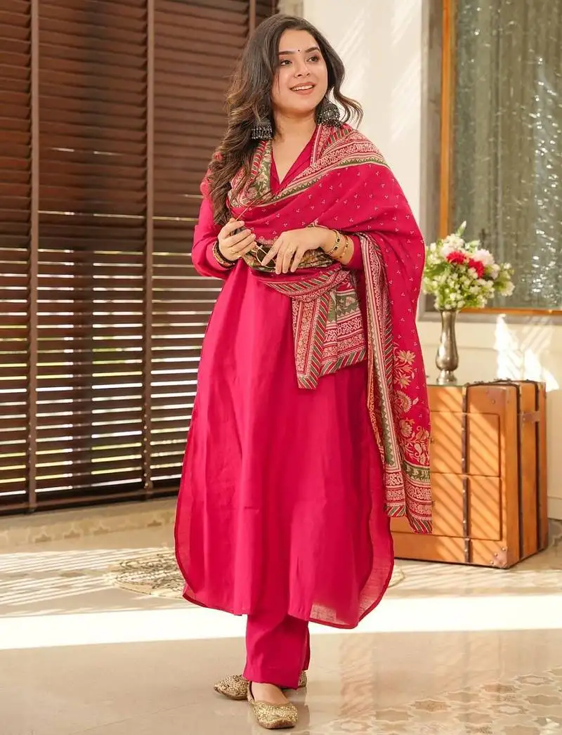 Rani pink south cotton plain kurta pant with printed dupatta kurta pant set