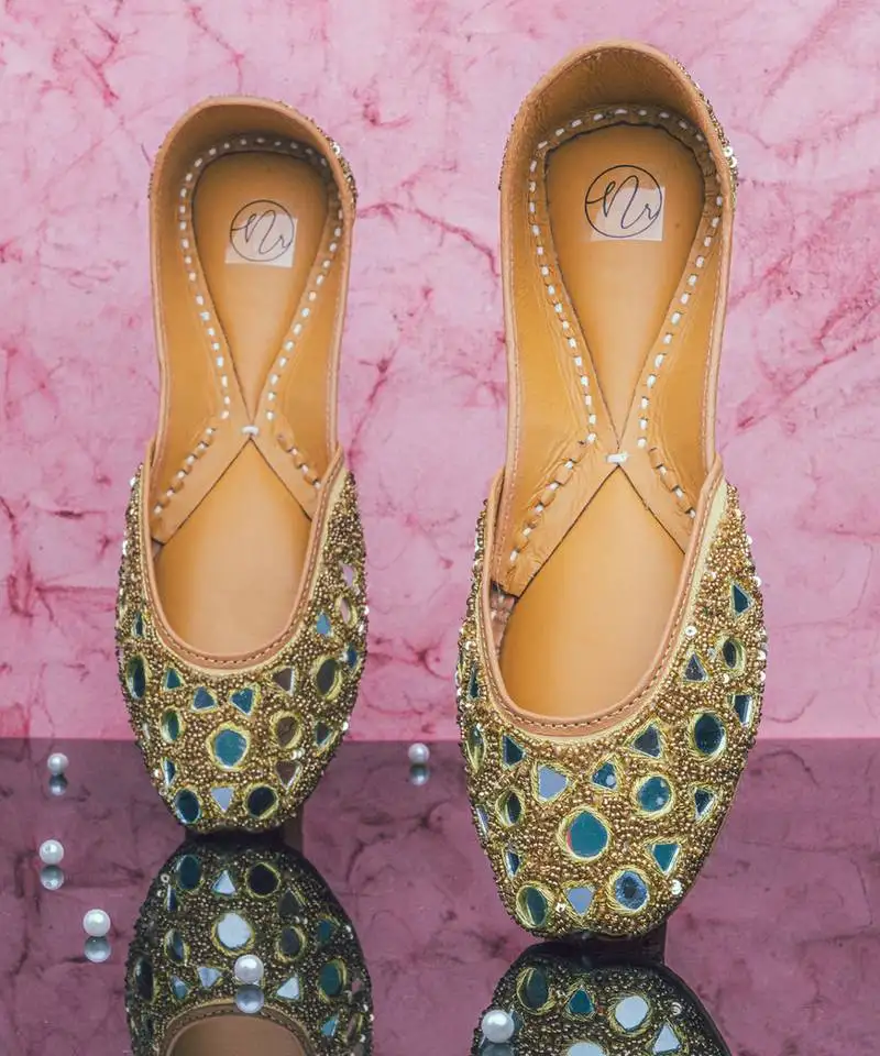 Gold mirror embroidered leather juttis