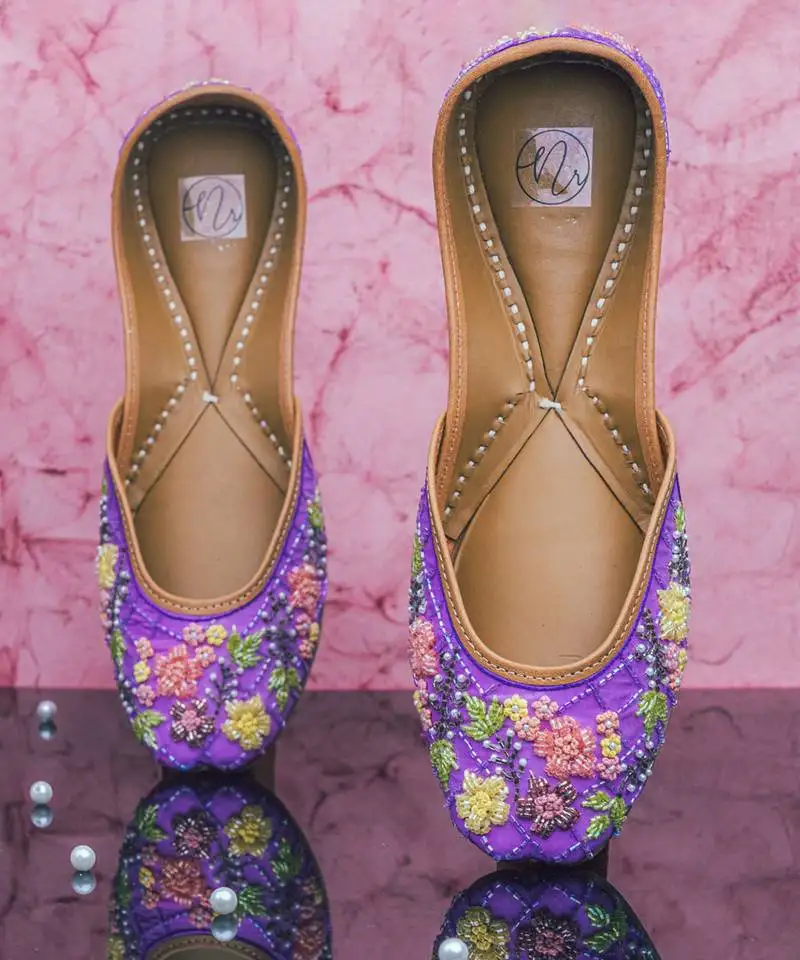 Purple embroidered leather juttis