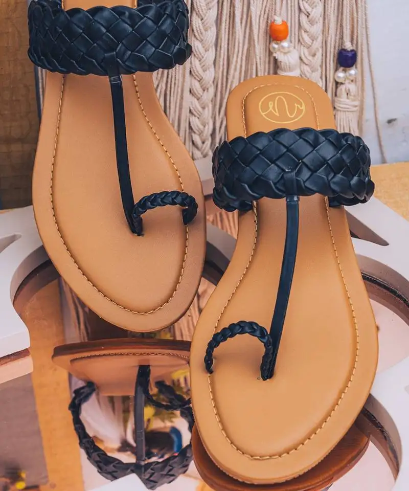 Black solid leather kolhapuris