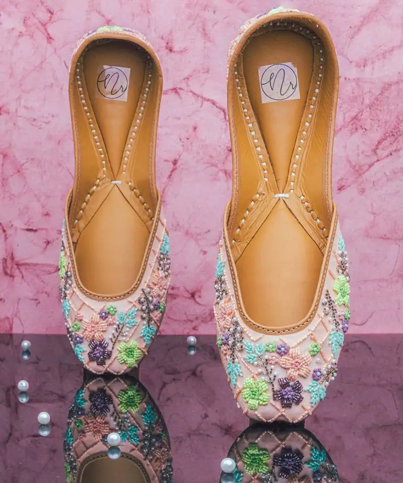 Peach floral embroidered leather juttis