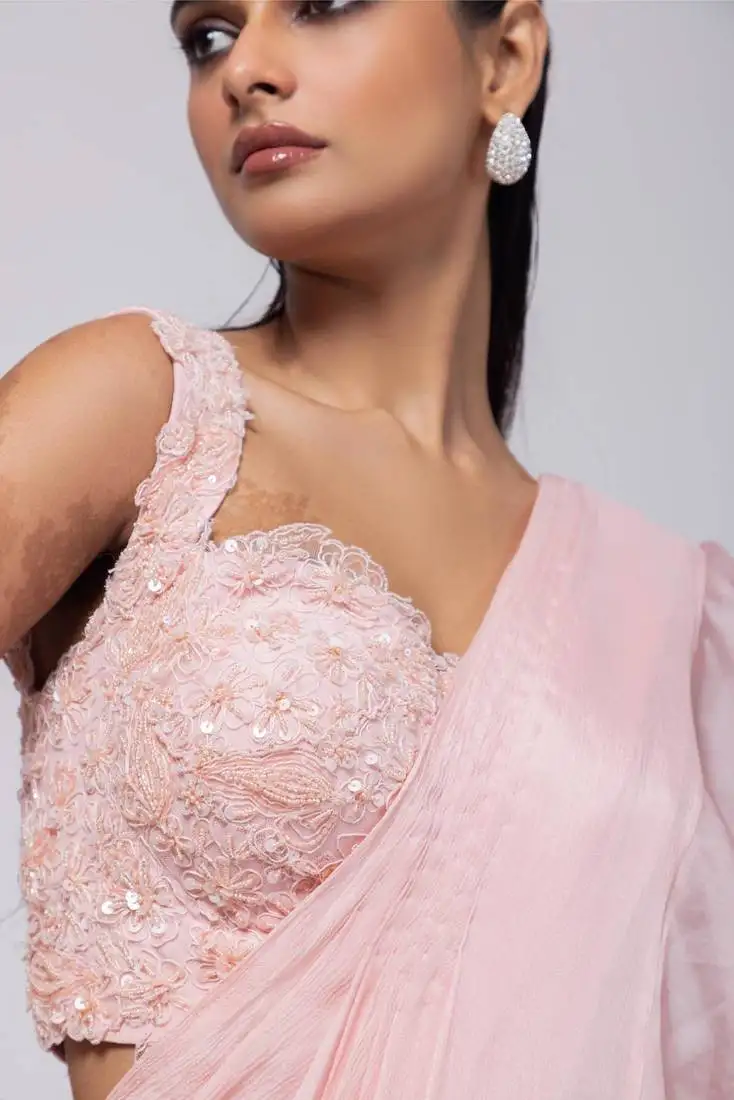 Pink plain silk saree with belt