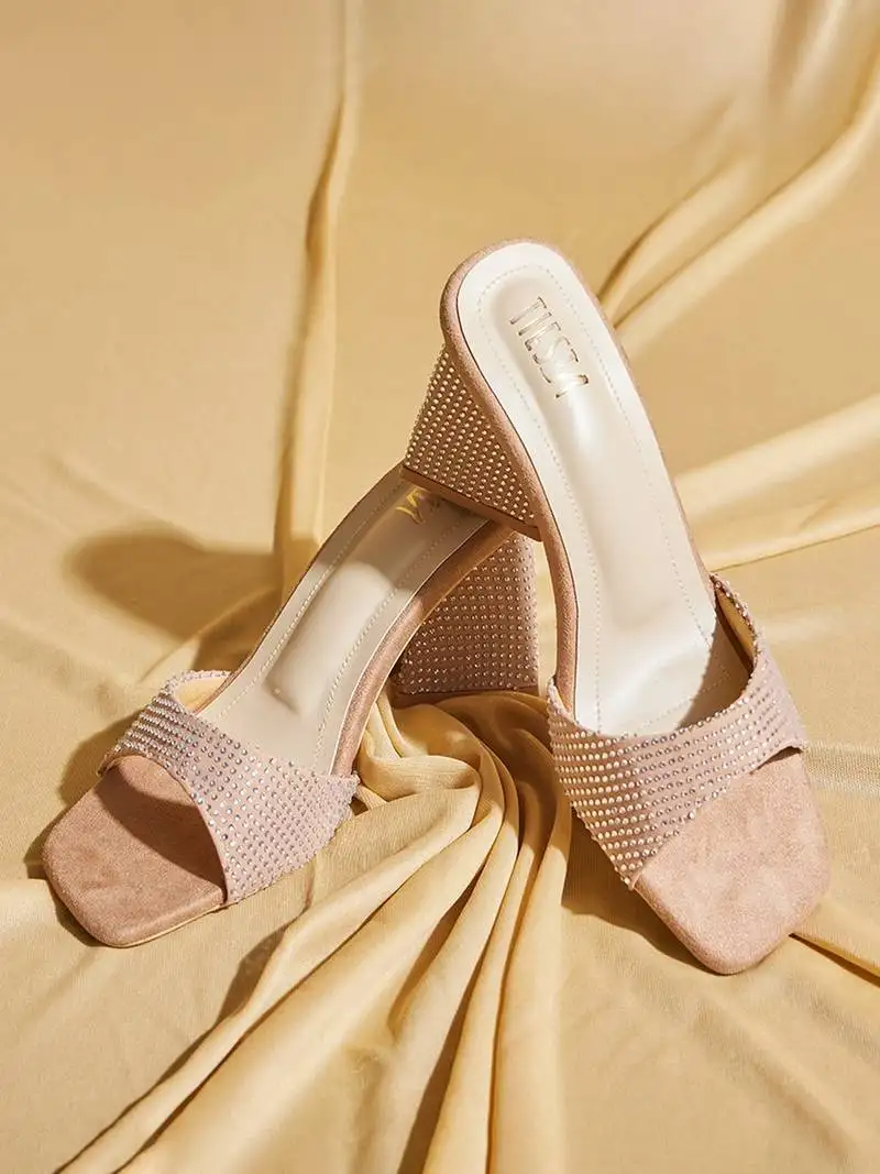 Beige solid satin heels