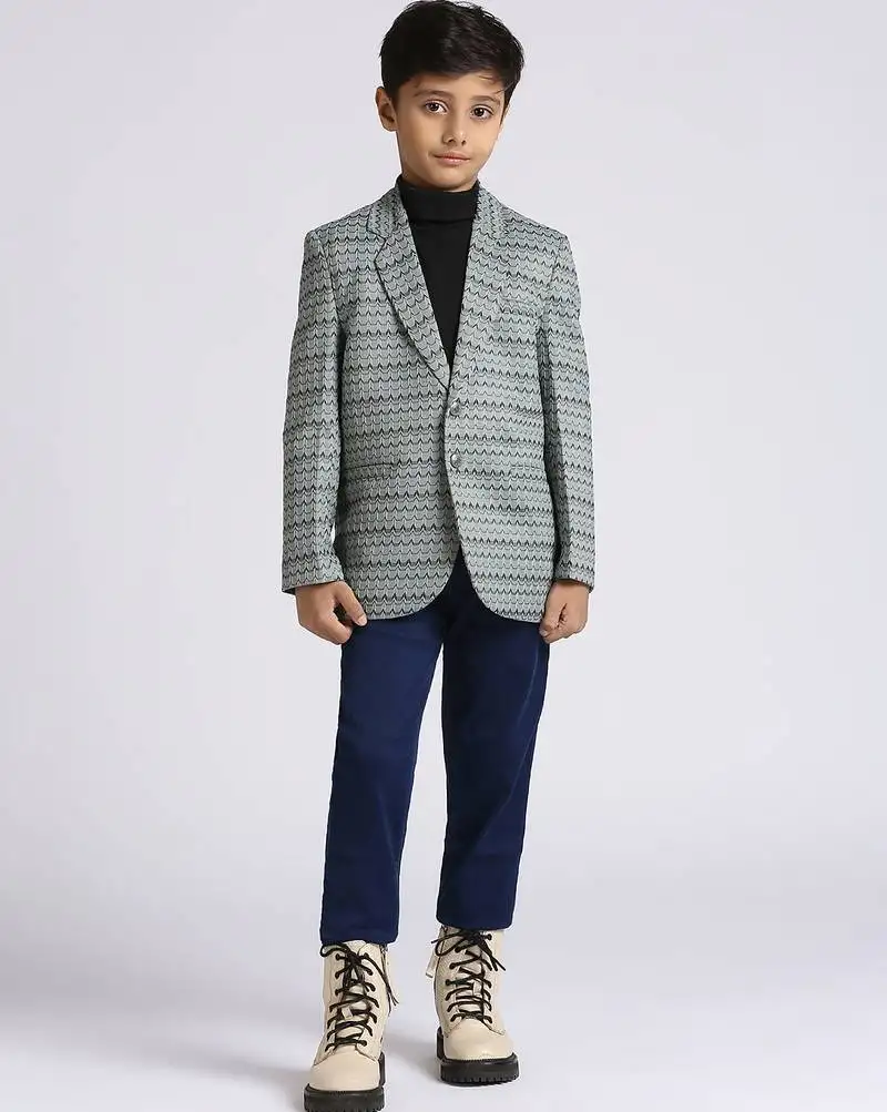 Full sleeves solid elegance blazer - green