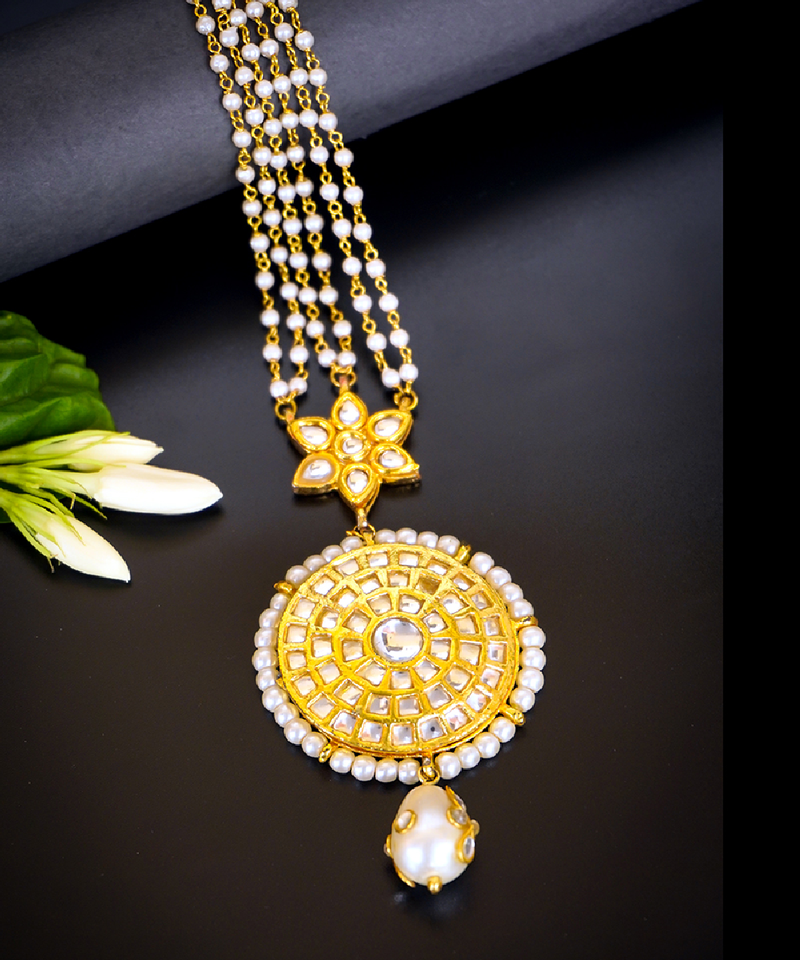 Royal kundan maang tikka with pearl strings